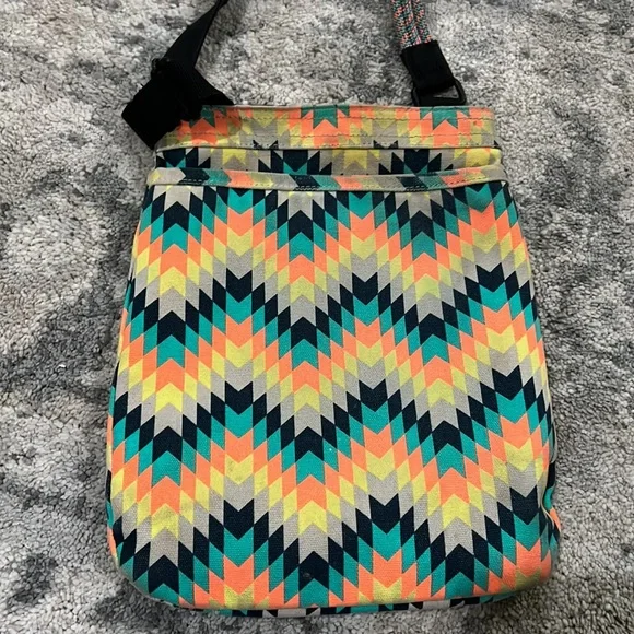 *3 for $20 Kavu cross body purse - Picture 5 of 5